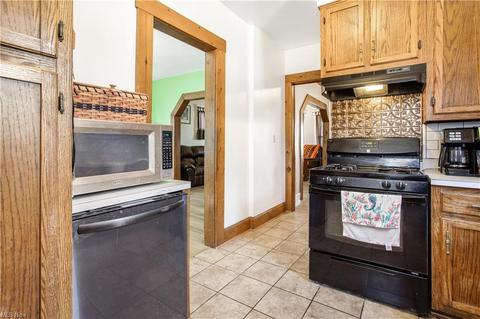 161 Clark St, Elyria, OH 44035 photo 9