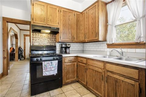 161 Clark St, Elyria, OH 44035 photo 10