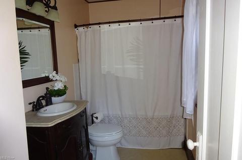 7007 Hampstead Ave, Parma, OH 44129 photo 15