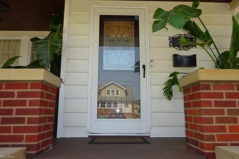 7007 Hampstead Ave, Parma, OH 44129 photo 3