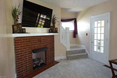7007 Hampstead Ave, Parma, OH 44129 photo 5