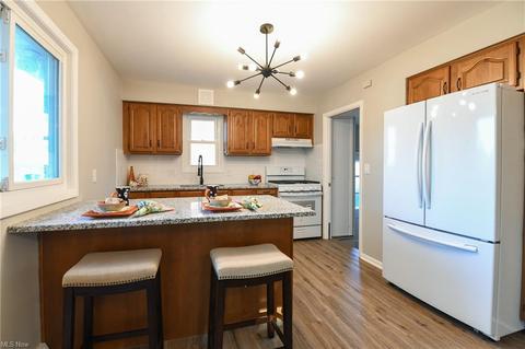 30205 Ridgeview Dr, Wickliffe, OH 44092 photo 9