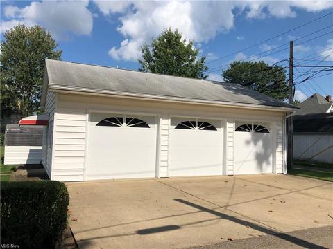 416 E 4th St, Dover, OH 44622 photo 2