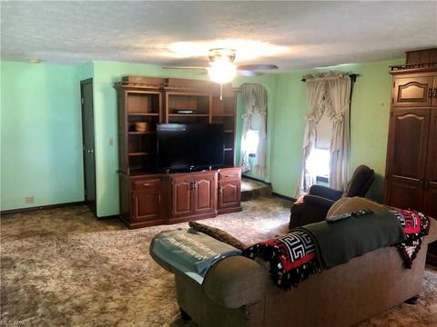 416 E 4th St, Dover, OH 44622 photo 6