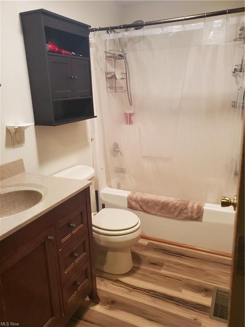 3845 Globe Ave, Lorain, OH 44055 photo 8