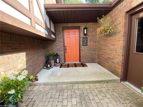104 Angel Dr, Dover, OH 44622 photo 2