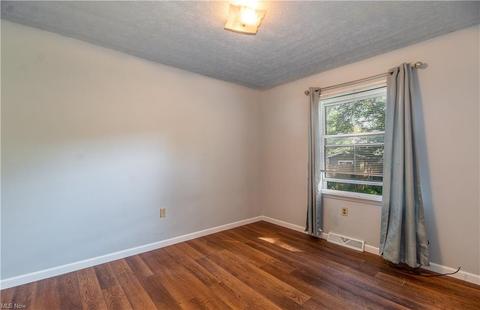 1014 Westshore Dr, Ashtabula, OH 44004 photo 9