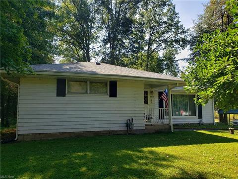 9578 Crestview Dr, Windham, OH 44288 photo 2