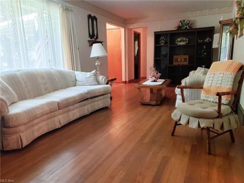 9578 Crestview Dr, Windham, OH 44288 photo 4