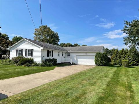 6240 Apache Ln, Poland, OH 44514 photo 1