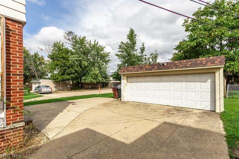 6211 Ridge Rd, Parma, OH 44129 photo 5