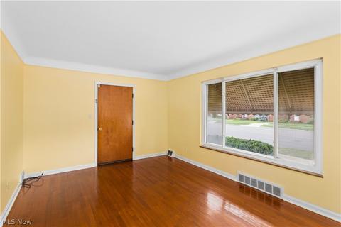 6211 Ridge Rd, Parma, OH 44129 photo 22