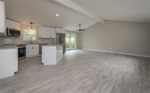 6000 Sequoia Dr, Parma, OH 44134 photo 3