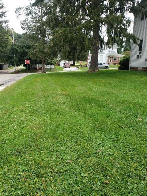 902 N Chestnut St, Barnesville, OH 43713 photo 4