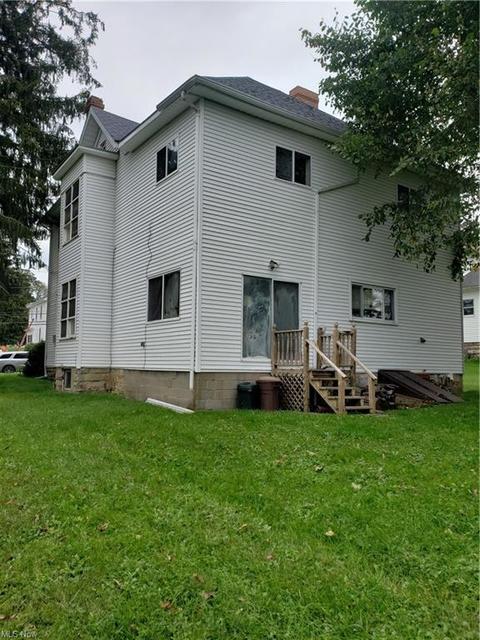 902 N Chestnut St, Barnesville, OH 43713 photo 3