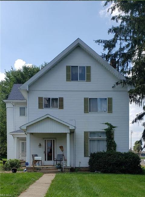 902 N Chestnut St, Barnesville, OH 43713 photo 1