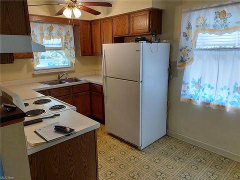 1230 Cedar Dr E, Lorain, OH 44052 photo 4