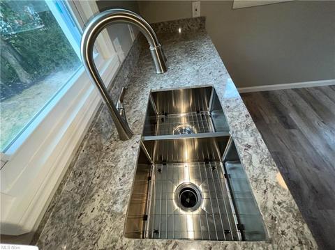 230 E 206th St, Euclid, OH 44123 photo 4