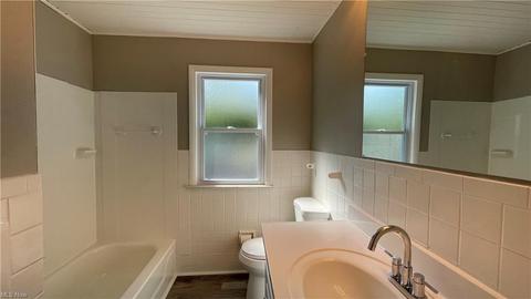 230 E 206th St, Euclid, OH 44123 photo 11