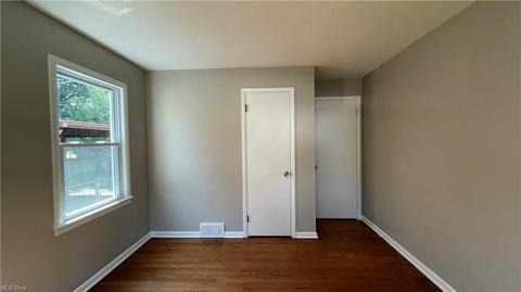 230 E 206th St, Euclid, OH 44123 photo 15