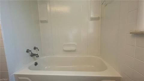 230 E 206th St, Euclid, OH 44123 photo 12