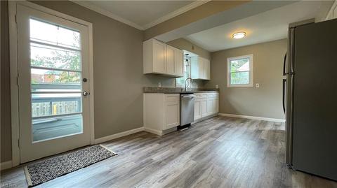 230 E 206th St, Euclid, OH 44123 photo 7