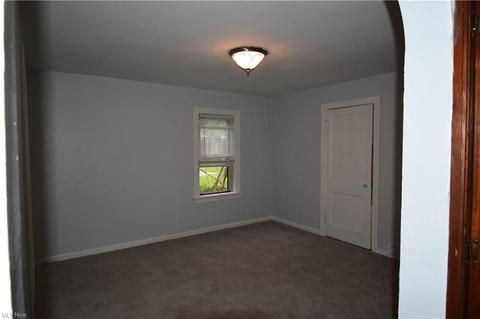 439 10th St, Struthers, OH 44471 photo 17