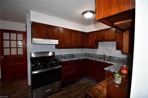 439 10th St, Struthers, OH 44471 photo 10