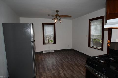439 10th St, Struthers, OH 44471 photo 14