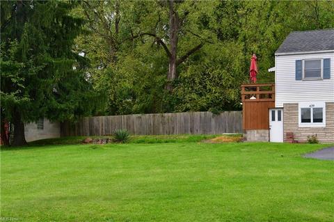 439 10th St, Struthers, OH 44471 photo 3