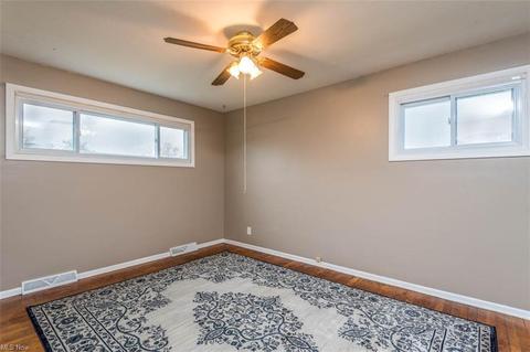 3485 Hetzel Dr, Parma, OH 44134 photo 9