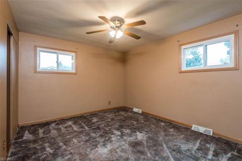 3485 Hetzel Dr, Parma, OH 44134 photo 11