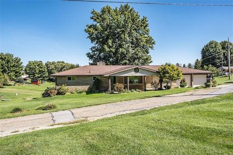 108 Circle Dr, Flushing, OH 43977 photo 3