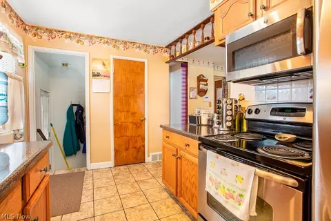 635 Harvard Ave, Elyria, OH 44035 photo 4