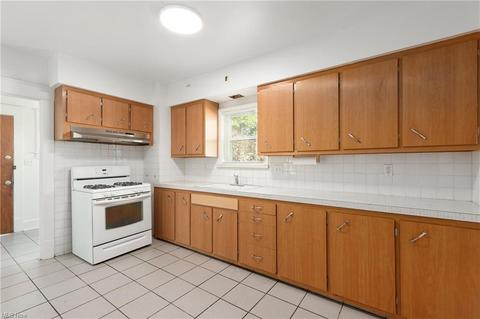 523 Garfield St, Struthers, OH 44471 photo 7