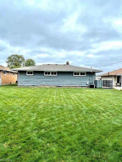 10401 Moore Dr, Parma, OH 44130 photo 4