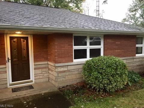1725 Spring Valley Ave NW, Canton, OH 44708 photo 3