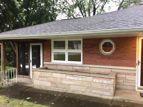 1725 Spring Valley Ave NW, Canton, OH 44708 photo 4