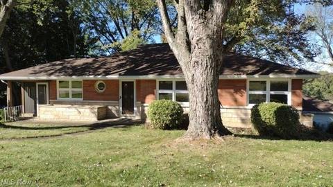 1725 Spring Valley Ave NW, Canton, OH 44708 photo 2