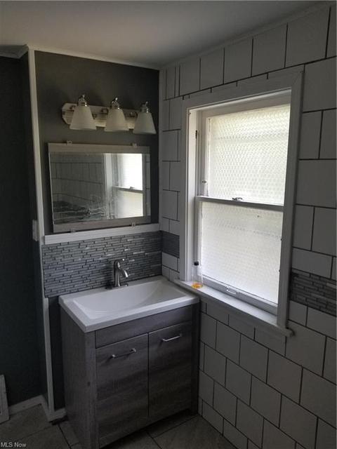 2030 E 224th St, Euclid, OH 44117 photo 22