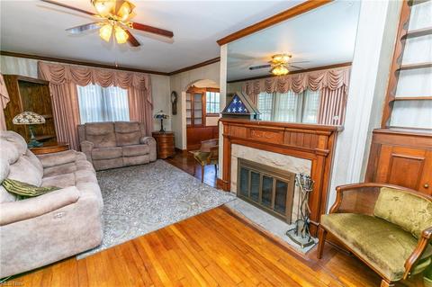 775 E 236th St, Euclid, OH 44123 photo 3