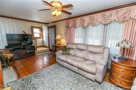 775 E 236th St, Euclid, OH 44123 photo 4