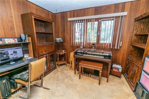 775 E 236th St, Euclid, OH 44123 photo 8