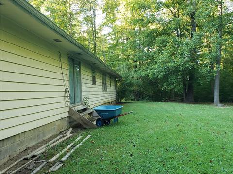 7558 Lanese Dr, Windsor, OH 44099 photo 2