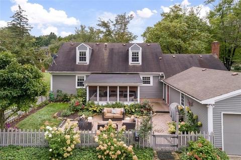 359 Bell St, Chagrin Falls, OH 44022 photo 2