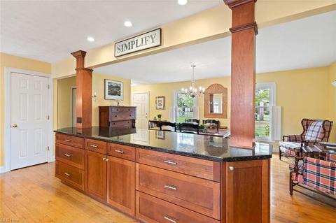 359 Bell St, Chagrin Falls, OH 44022 photo 7