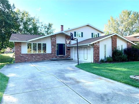 2763 Brian Dr, Parma, OH 44134 photo 1
