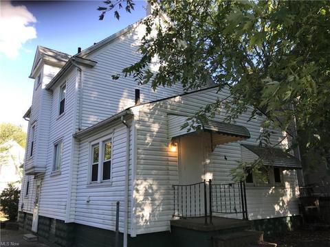 818 Princeton St, Akron, OH 44311 photo 3