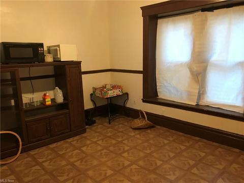 818 Princeton St, Akron, OH 44311 photo 9