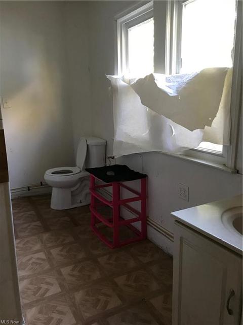 818 Princeton St, Akron, OH 44311 photo 8